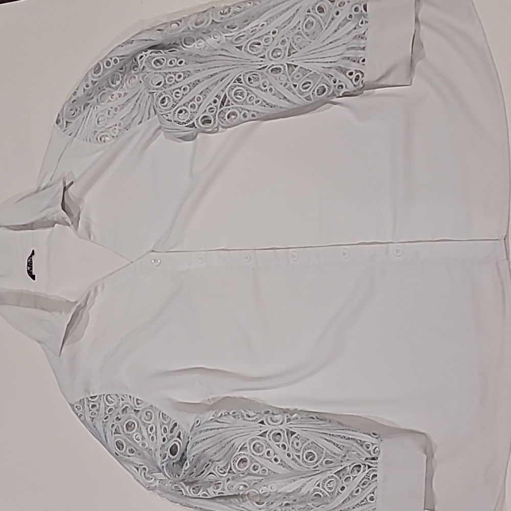 BloomChic Blouse with Eyelet Sleeves White 26 - Picture 4 of 11